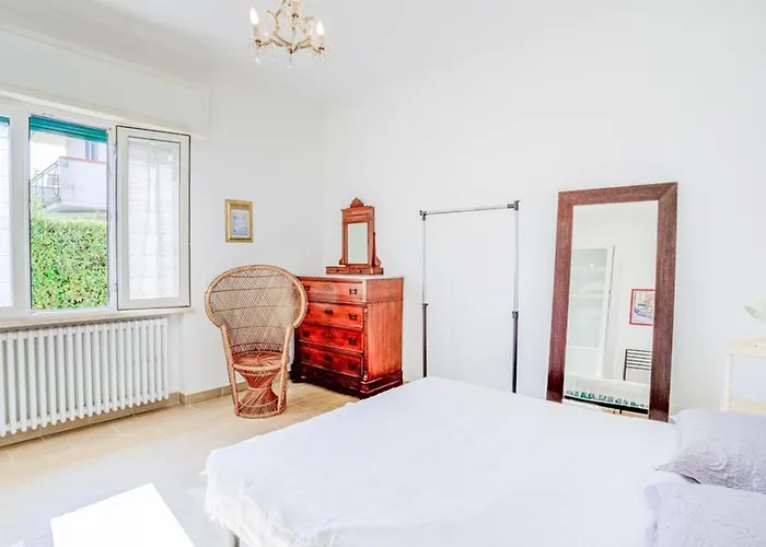 Daniela Del 빌라 *