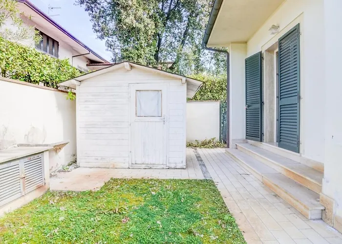 Daniela Del 빌라 *